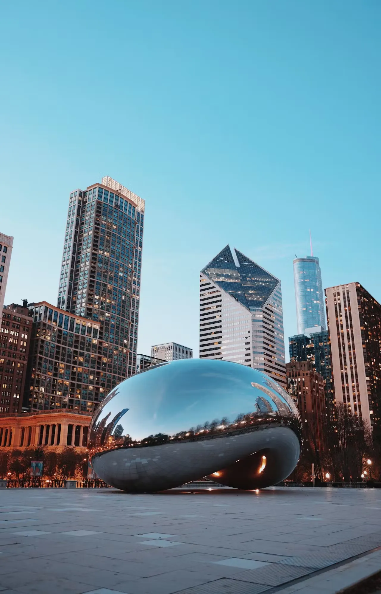 Chicago Limousine Service | Luxury Airport Limo O'Hare & Midway | IQ Limousine 45 Chicago City